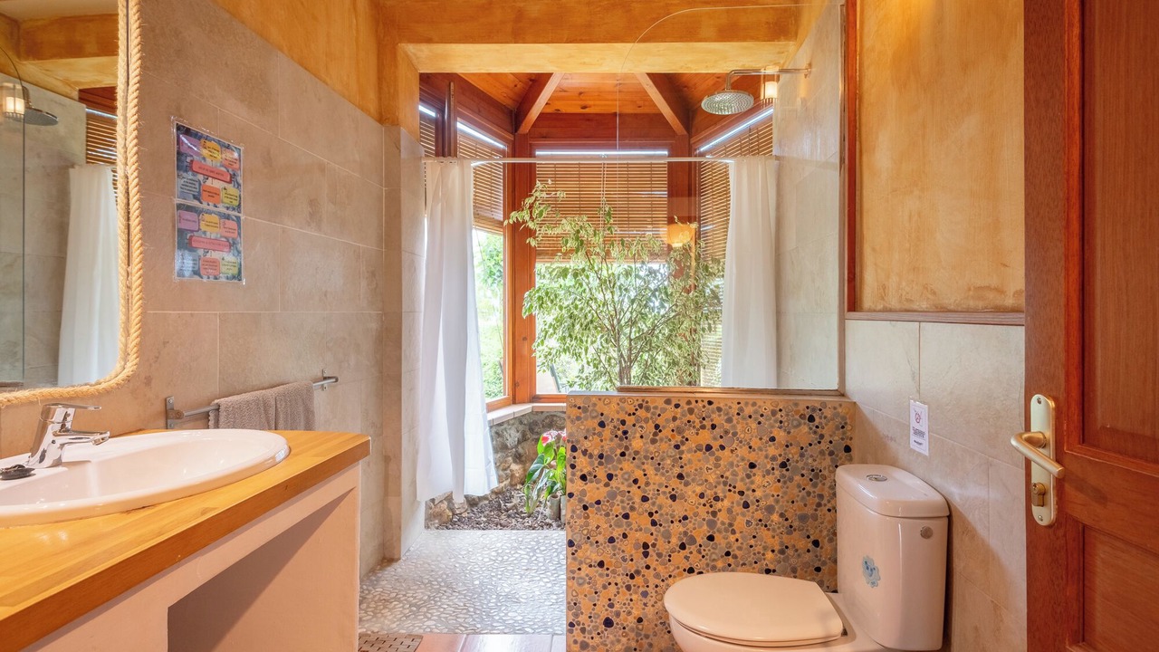 Photo of Bathroom in Llado