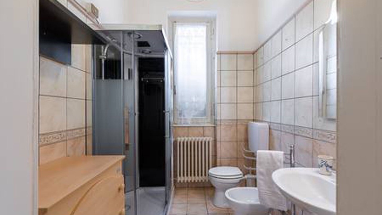 Photo of Bathroom in Barni