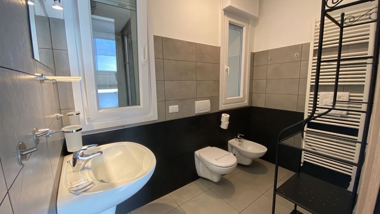 Photo of Bathroom in Colonno
