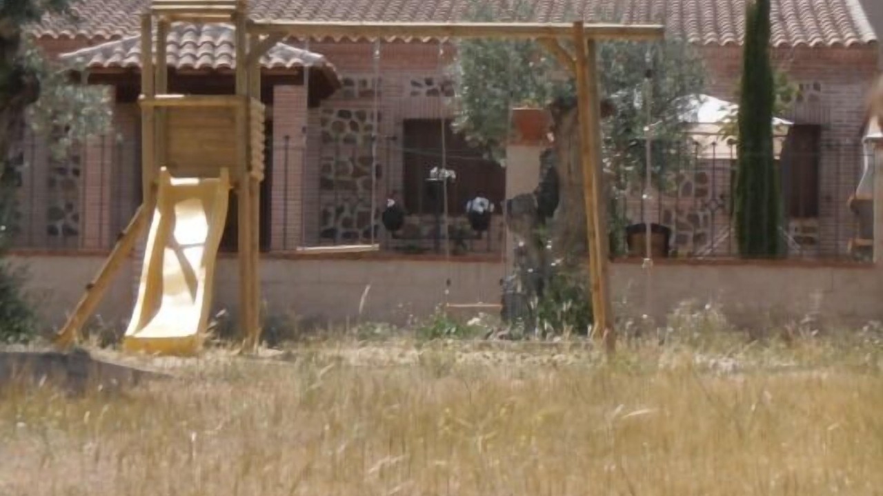 Photo of Others in Noez