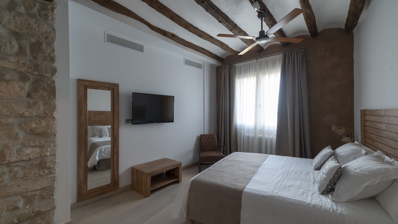 Photo of Bedroom in Almatret