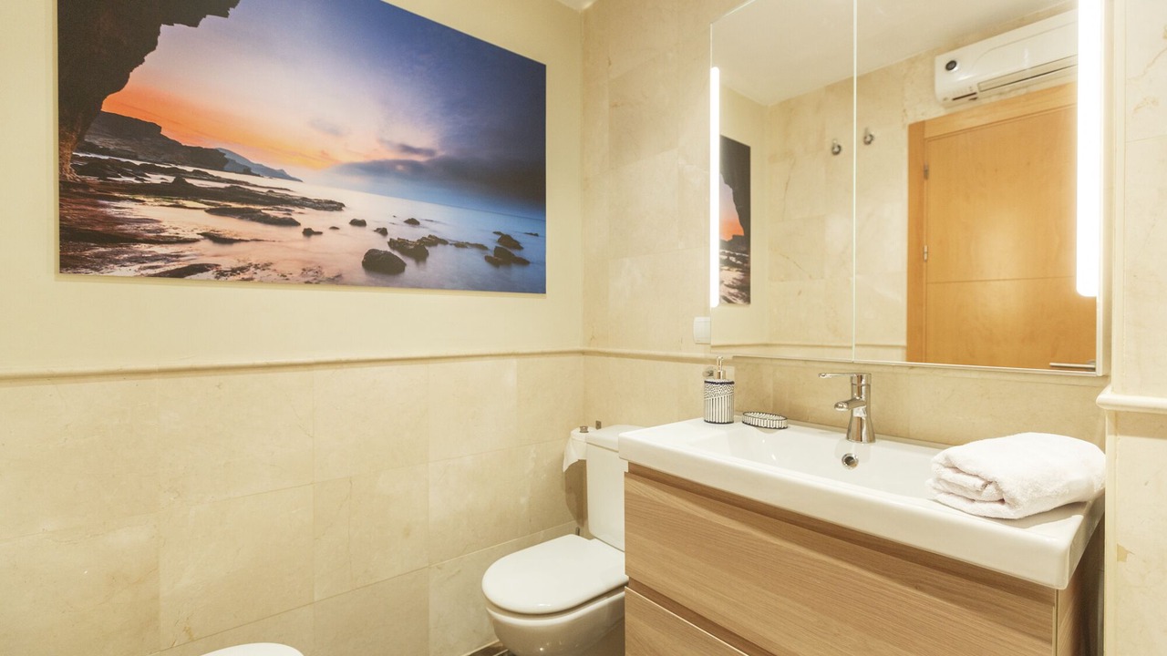 Photo of Bathroom in Retamar