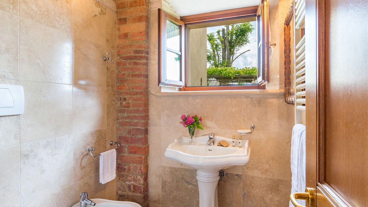 Photo of Bathroom in Torre A Castello