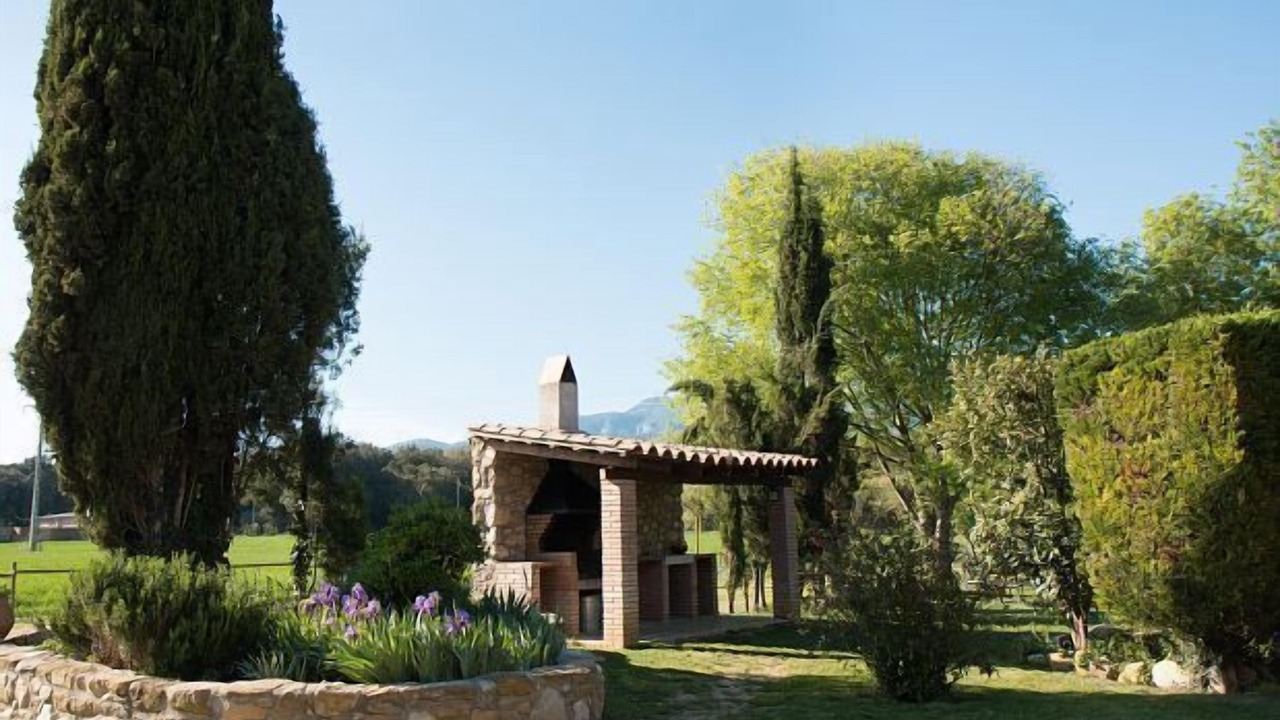Photo of Outdoor in Maia de Montcal