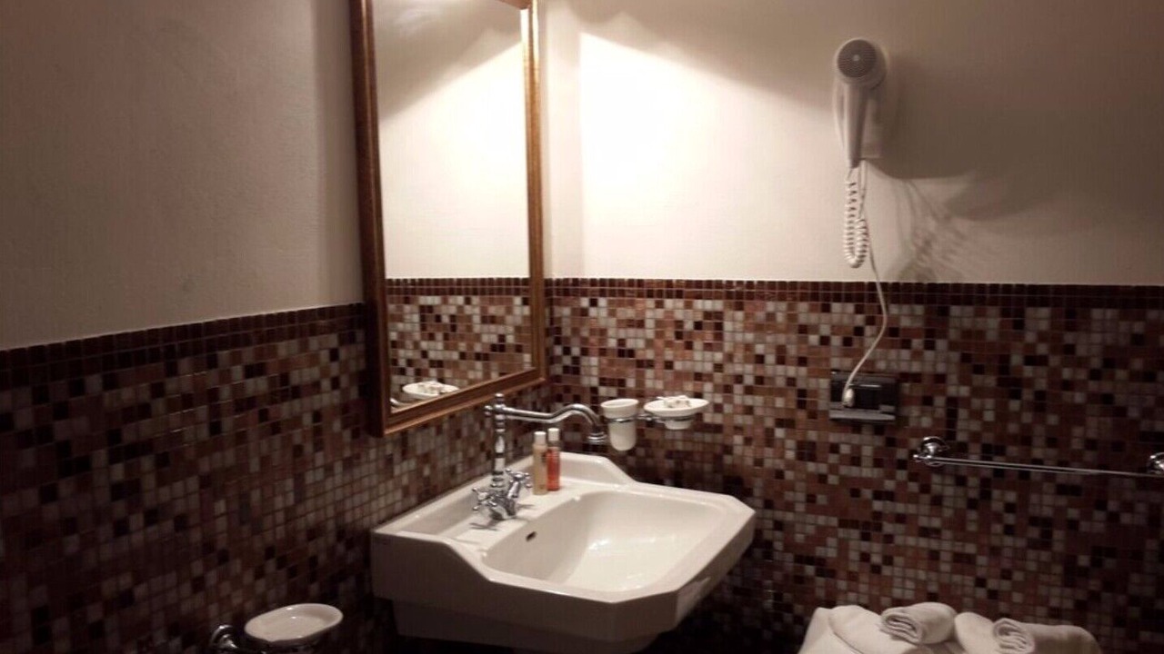 Photo of Bathroom in Izzalini