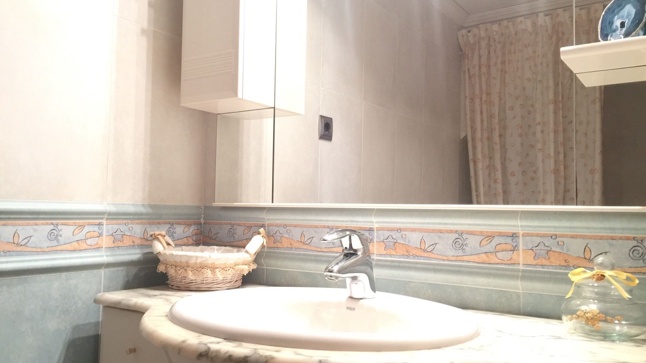 Photo of Bathroom in Botarell