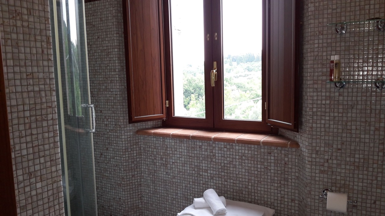 Photo of Bathroom in Izzalini
