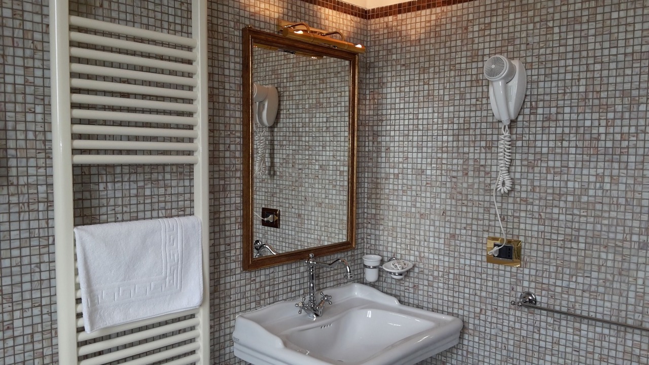 Photo of Bathroom in Izzalini