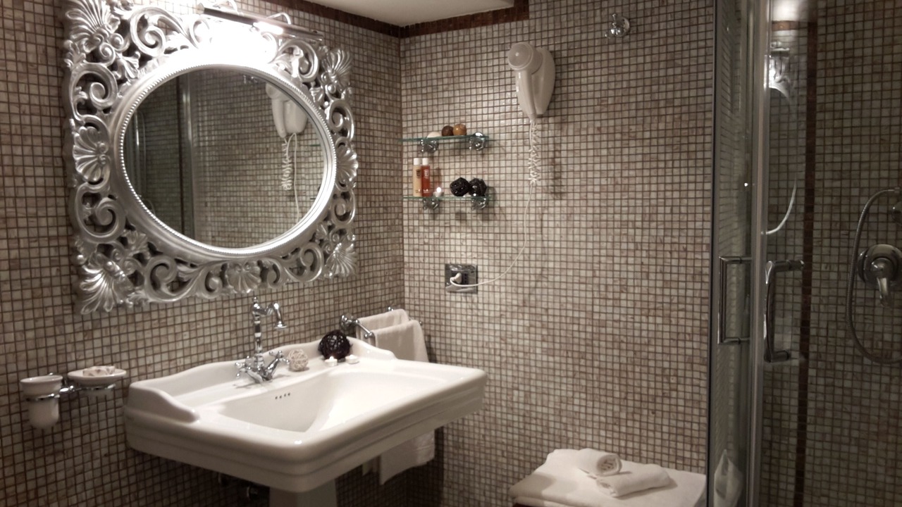 Photo of Bathroom in Izzalini
