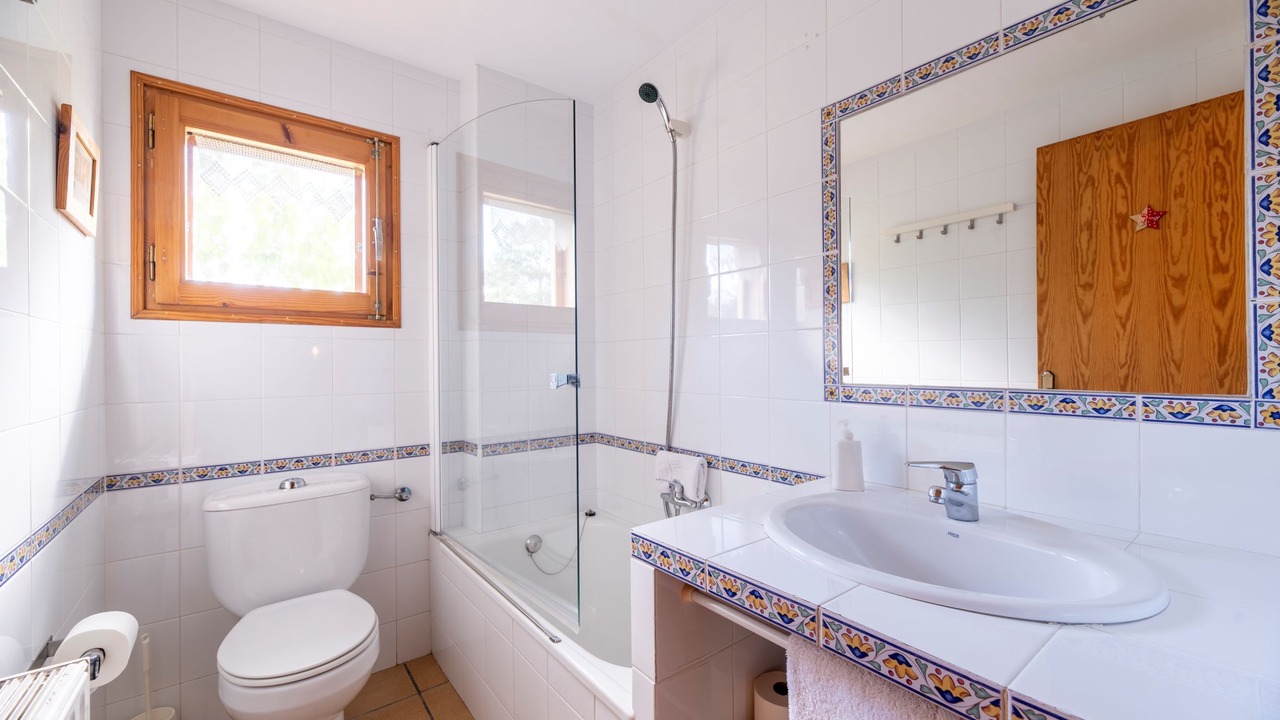Photo of Bathroom in Lladurs