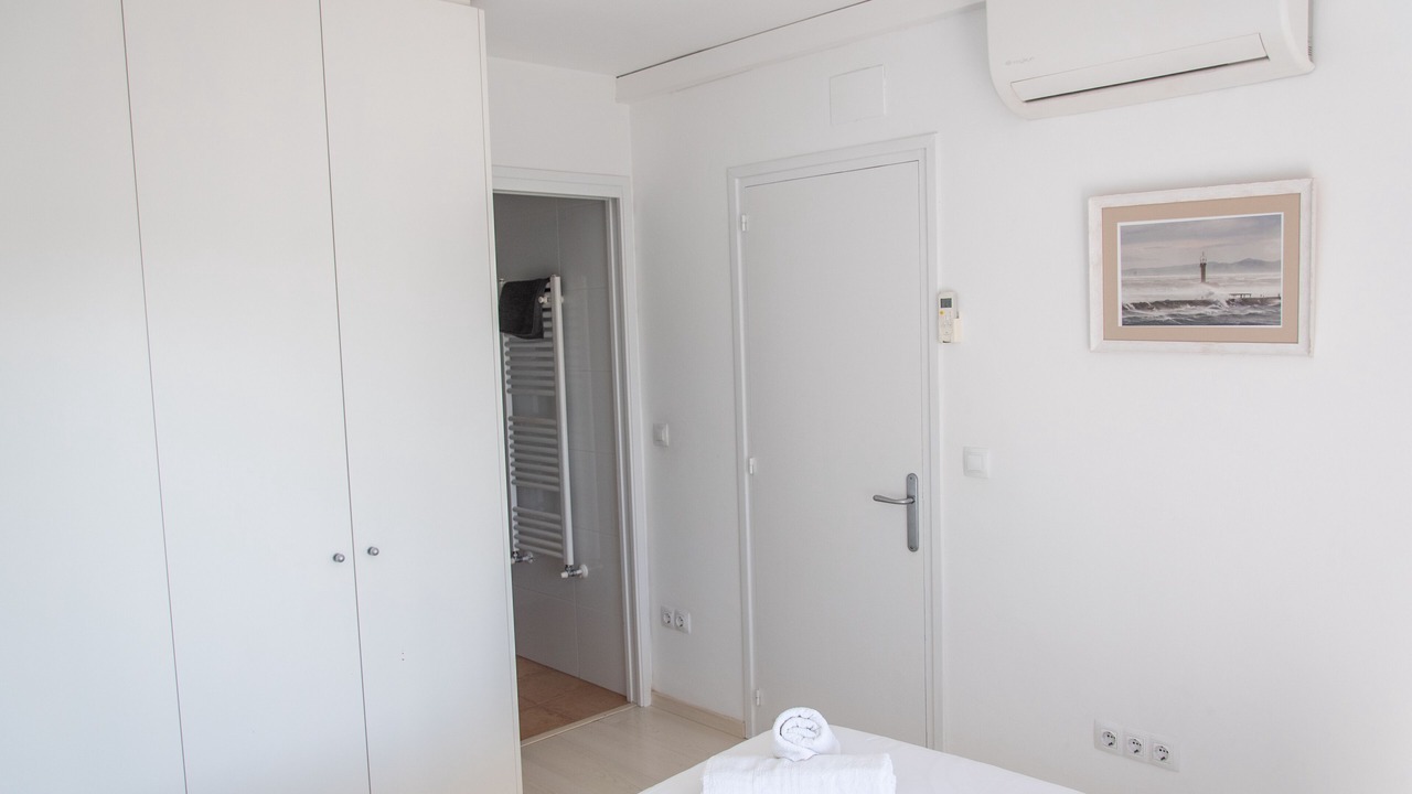 Photo of Bedroom in Roses Town Center