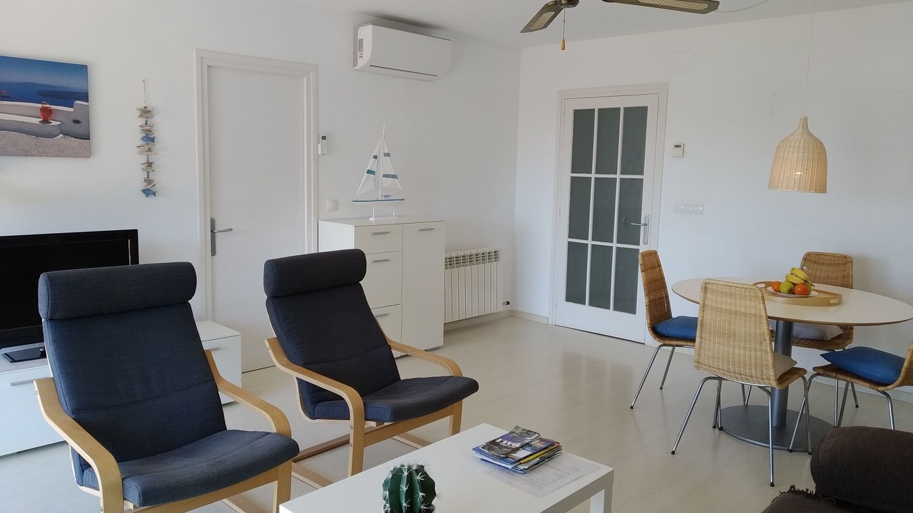 Photo of Livingroom in Roses Town Center