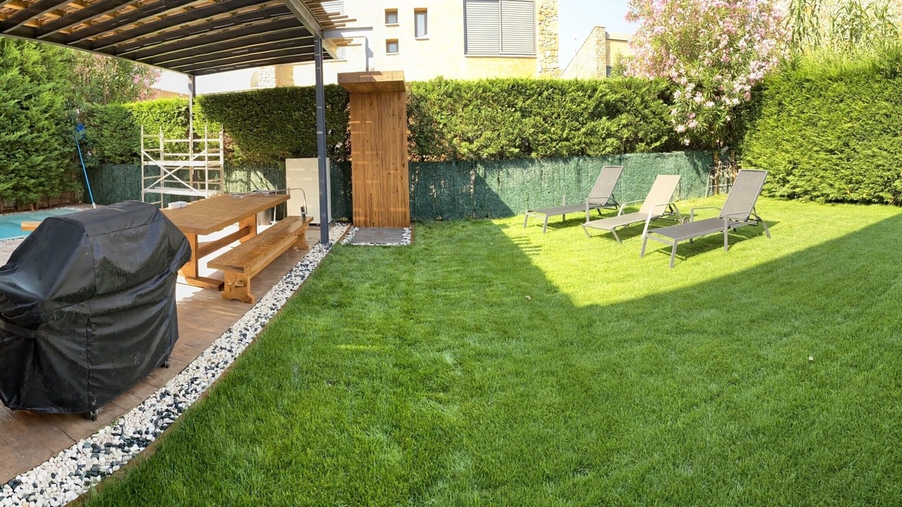 Photo of Outdoor in Albons