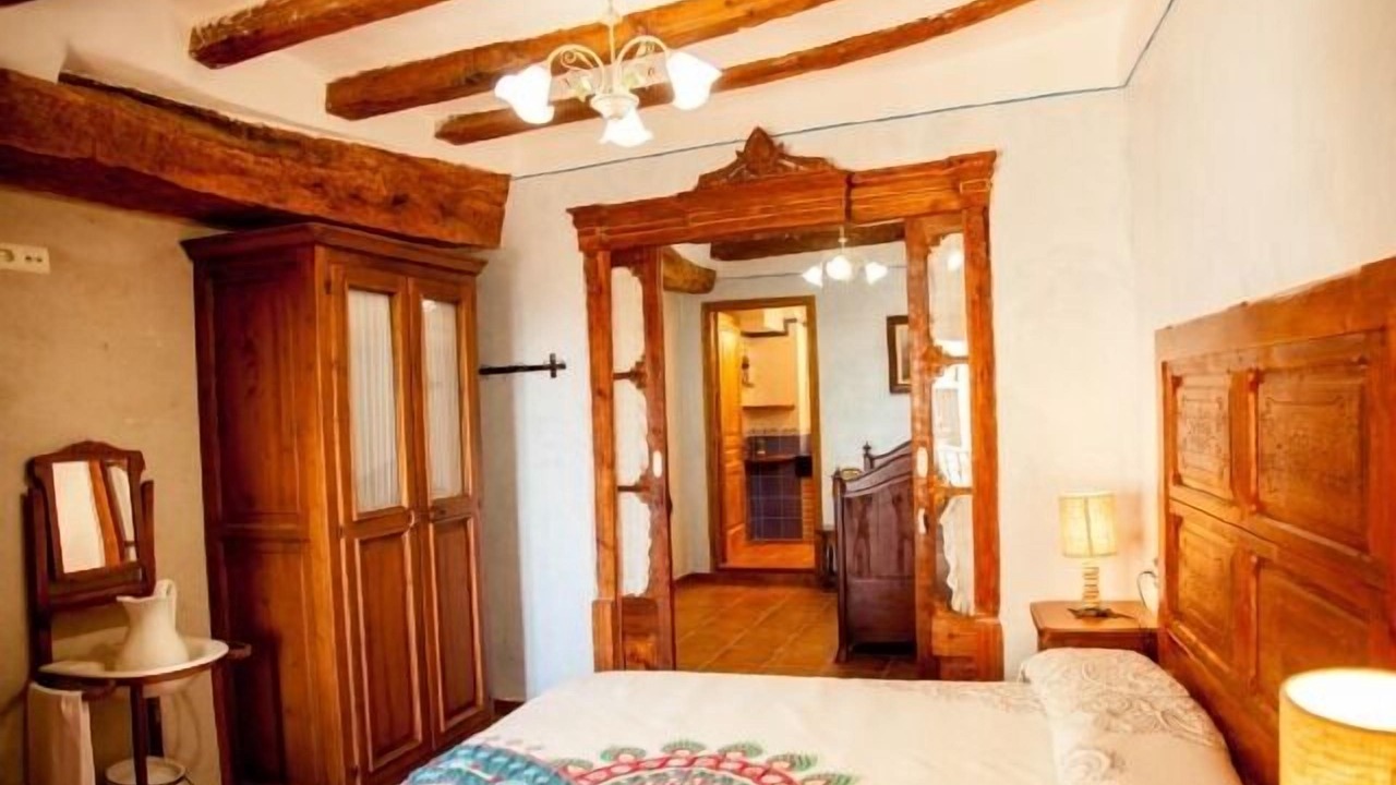 Photo of Bedroom in Oliola