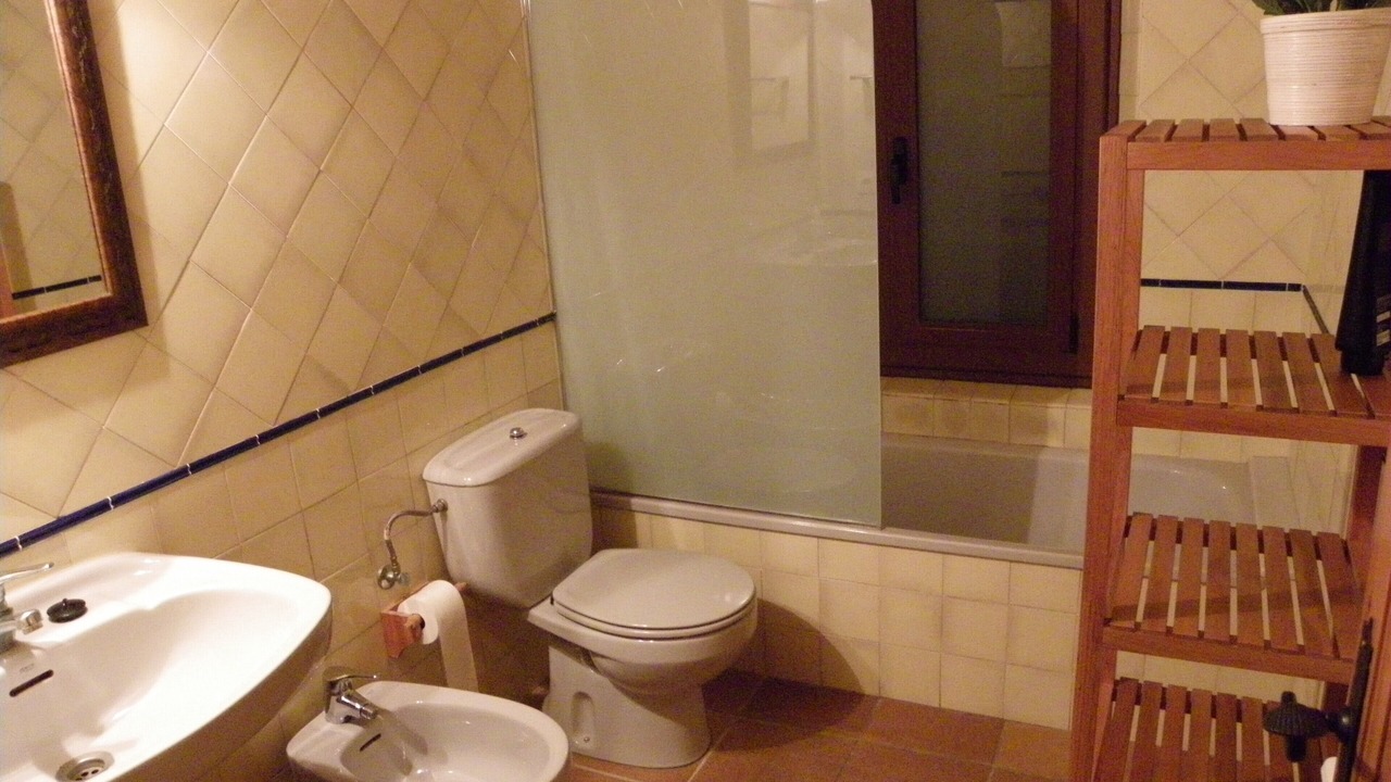 Photo of Bathroom in Monells