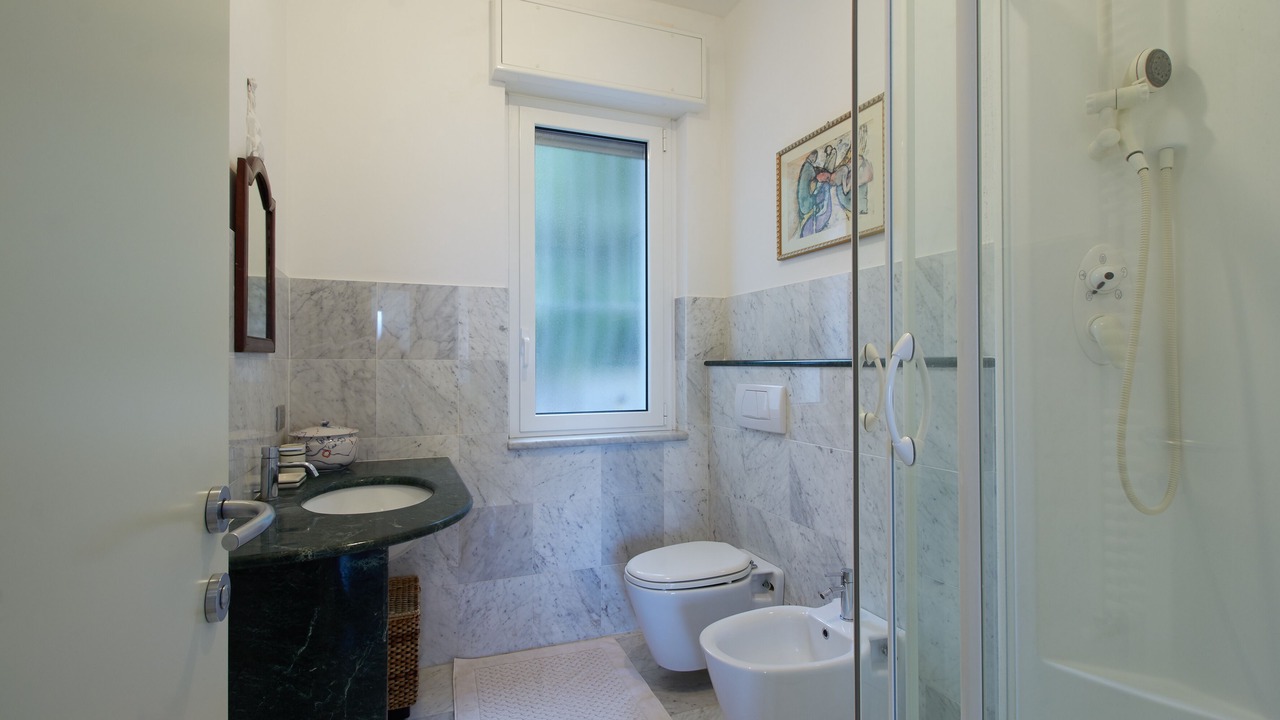 Photo of Bathroom in Noli
