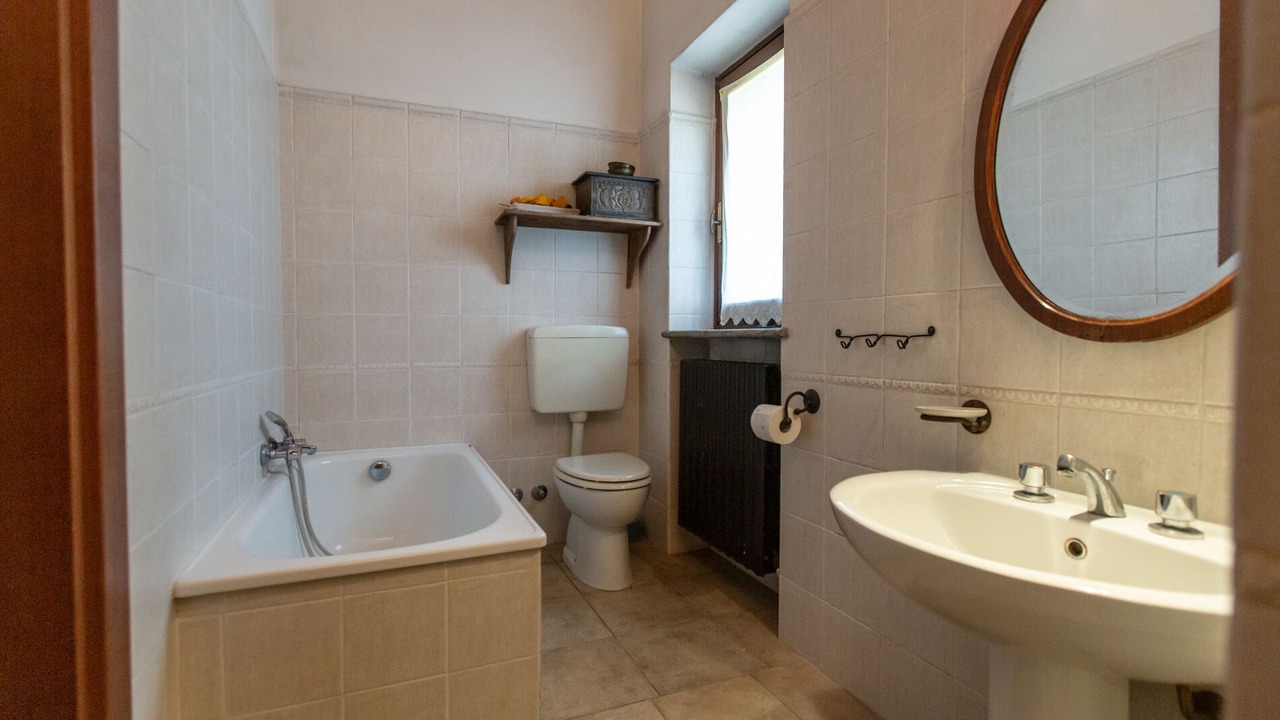 Photo of Bathroom in San Damiano dʼAsti