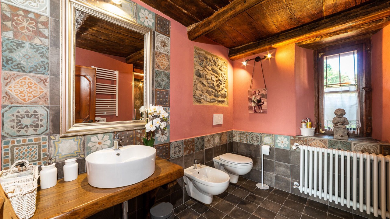 Photo of Bathroom in Montrigiasco