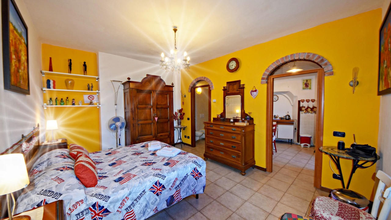 Photo of Bedroom in Mandello del Lario