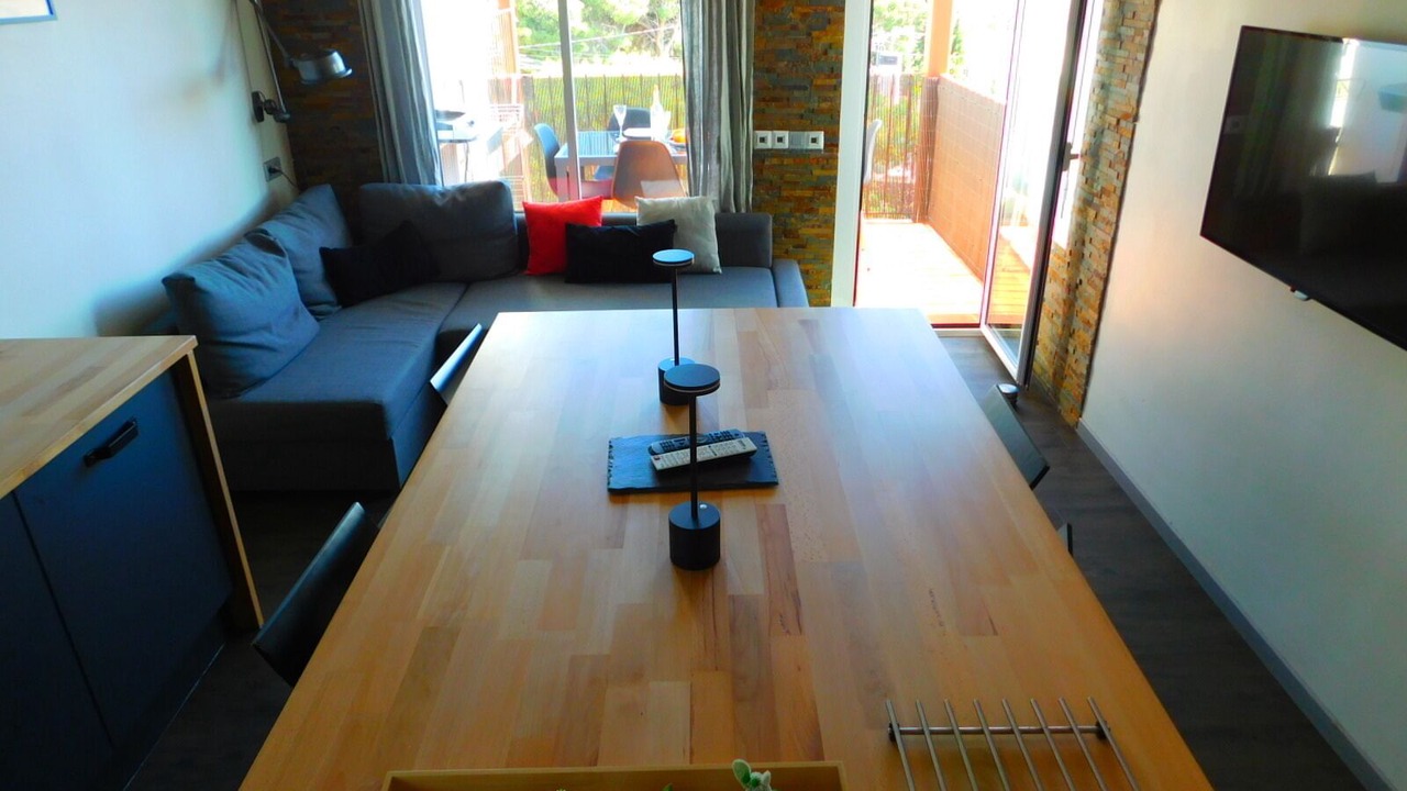 Photo of Livingroom in Roses Town Center