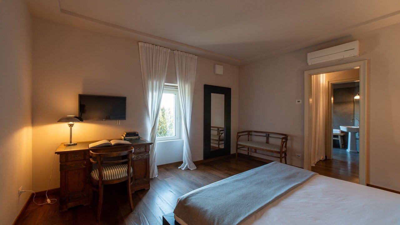 Photo of Bedroom in Cernobbio
