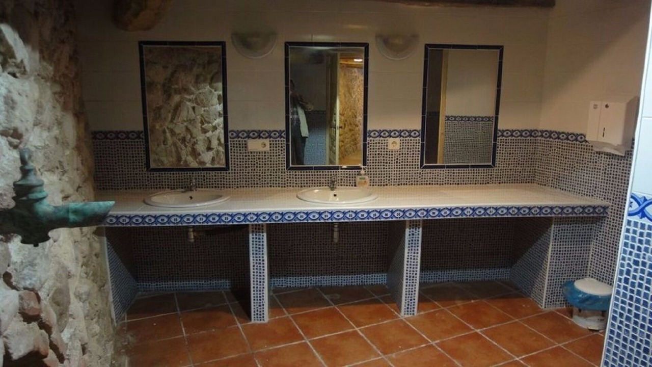 Photo of Bathroom in Tobed