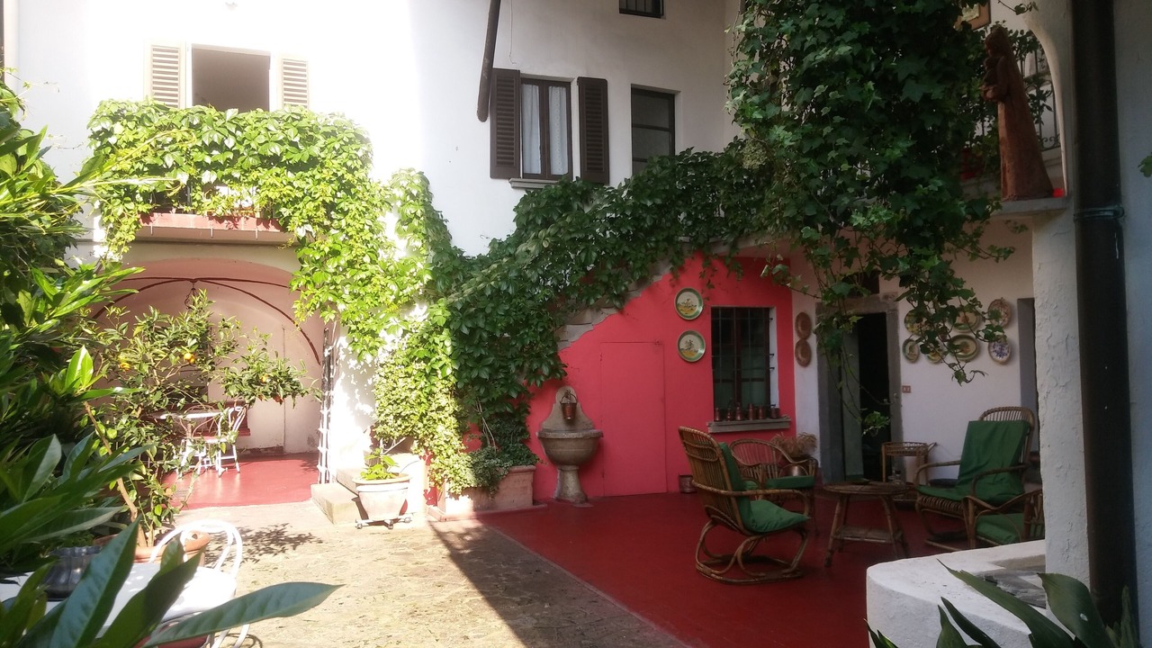 Photo of Patio Balcony in Sale Marasino