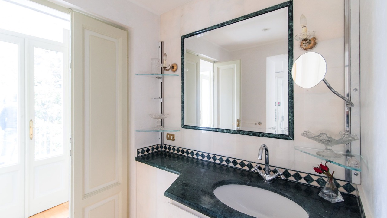 Photo of Bathroom in Faggeto Lario
