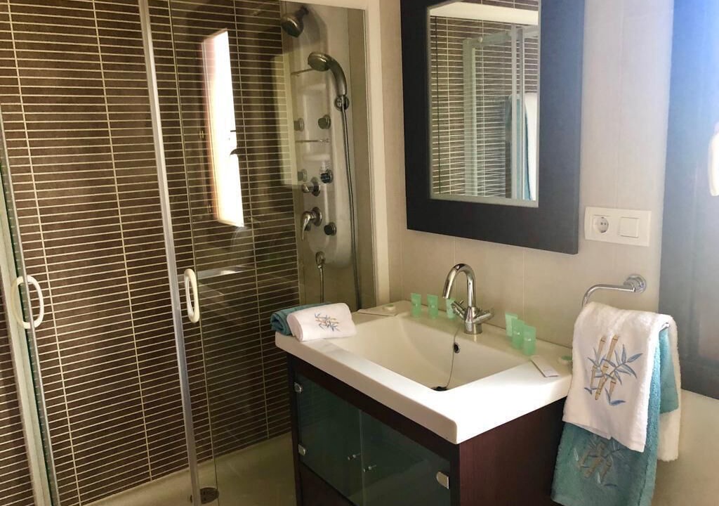 Photo of Bathroom in Llamigo