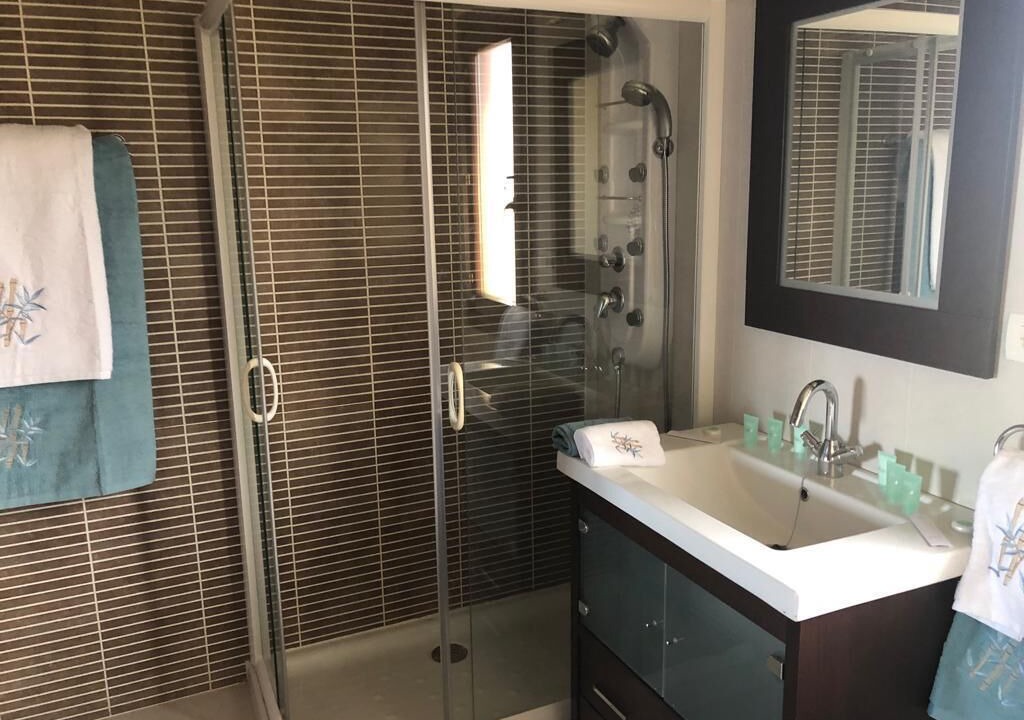 Photo of Bathroom in Llamigo