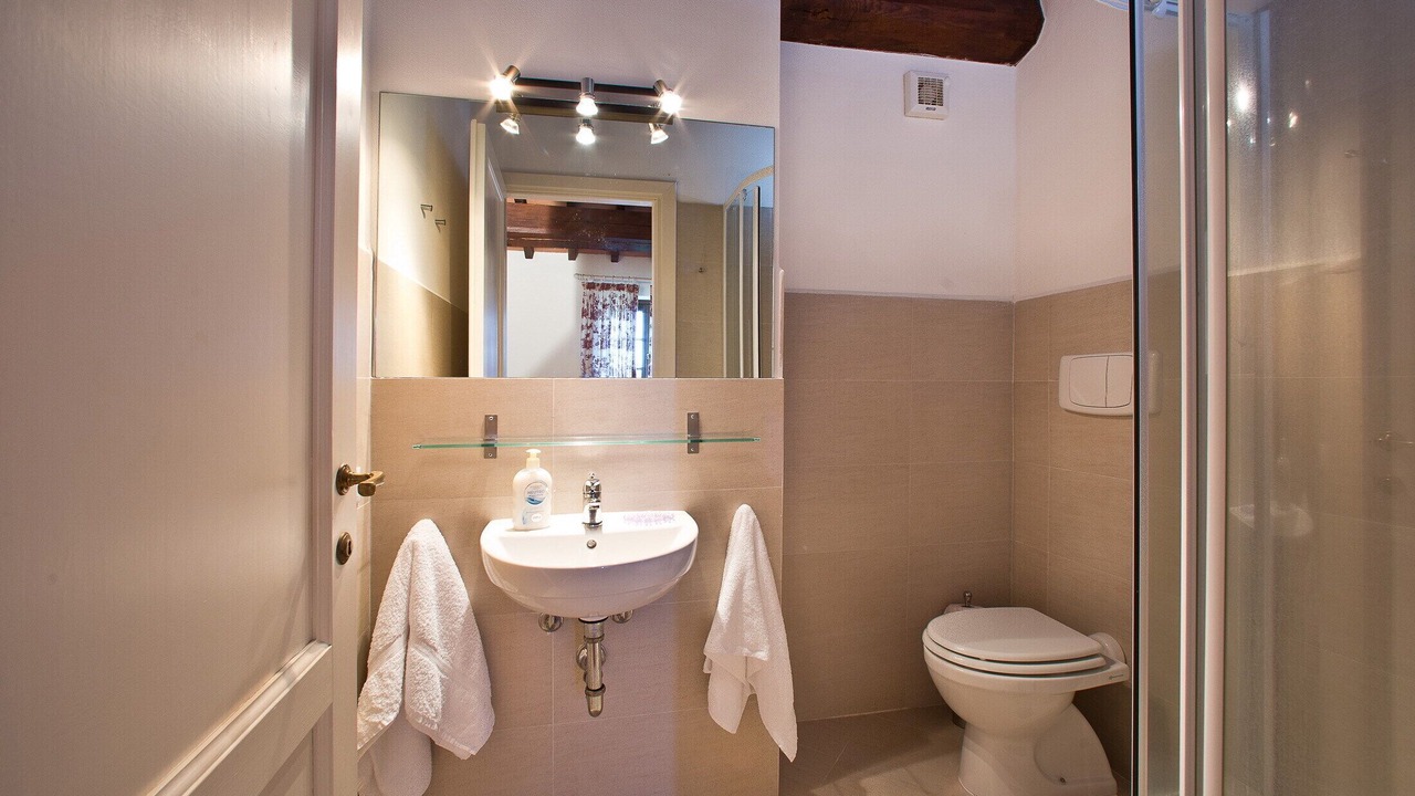 Photo of Bathroom in Pancole