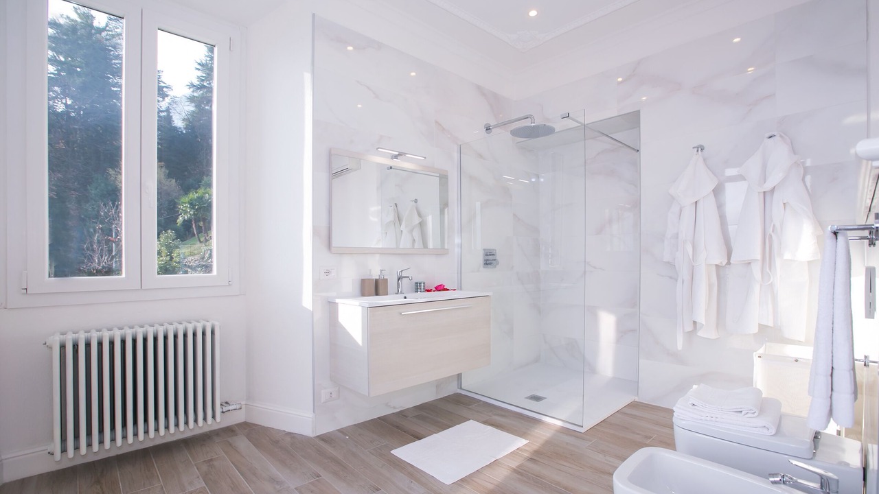 Photo of Bathroom in Menaggio