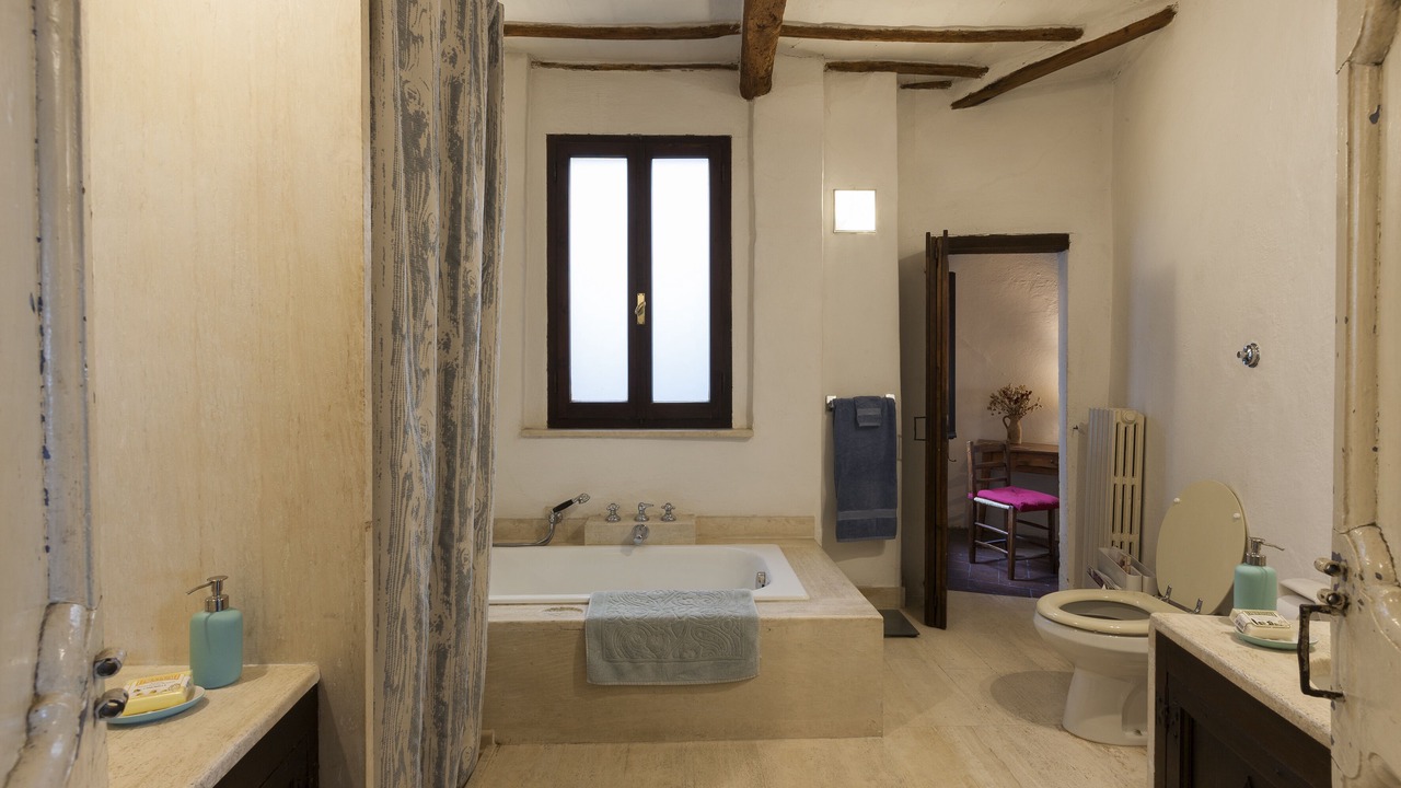 Photo of Bathroom in Todi