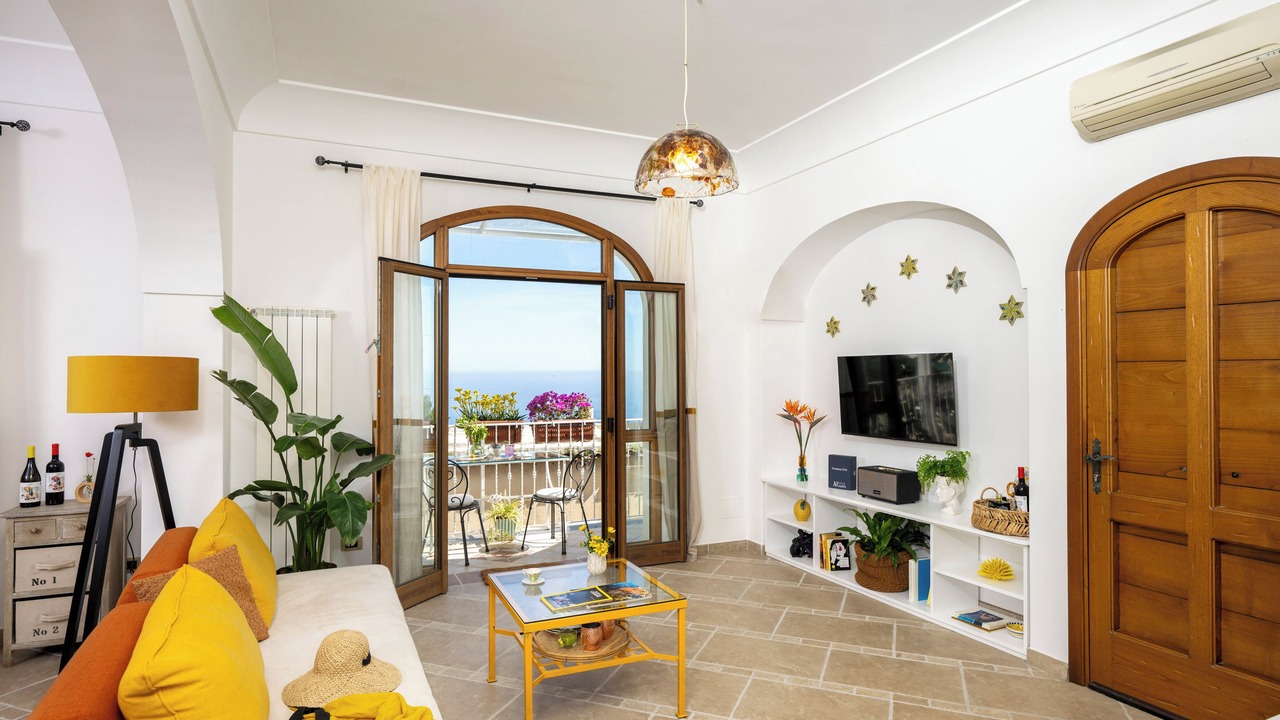 Photo of Livingroom in Montepertuso