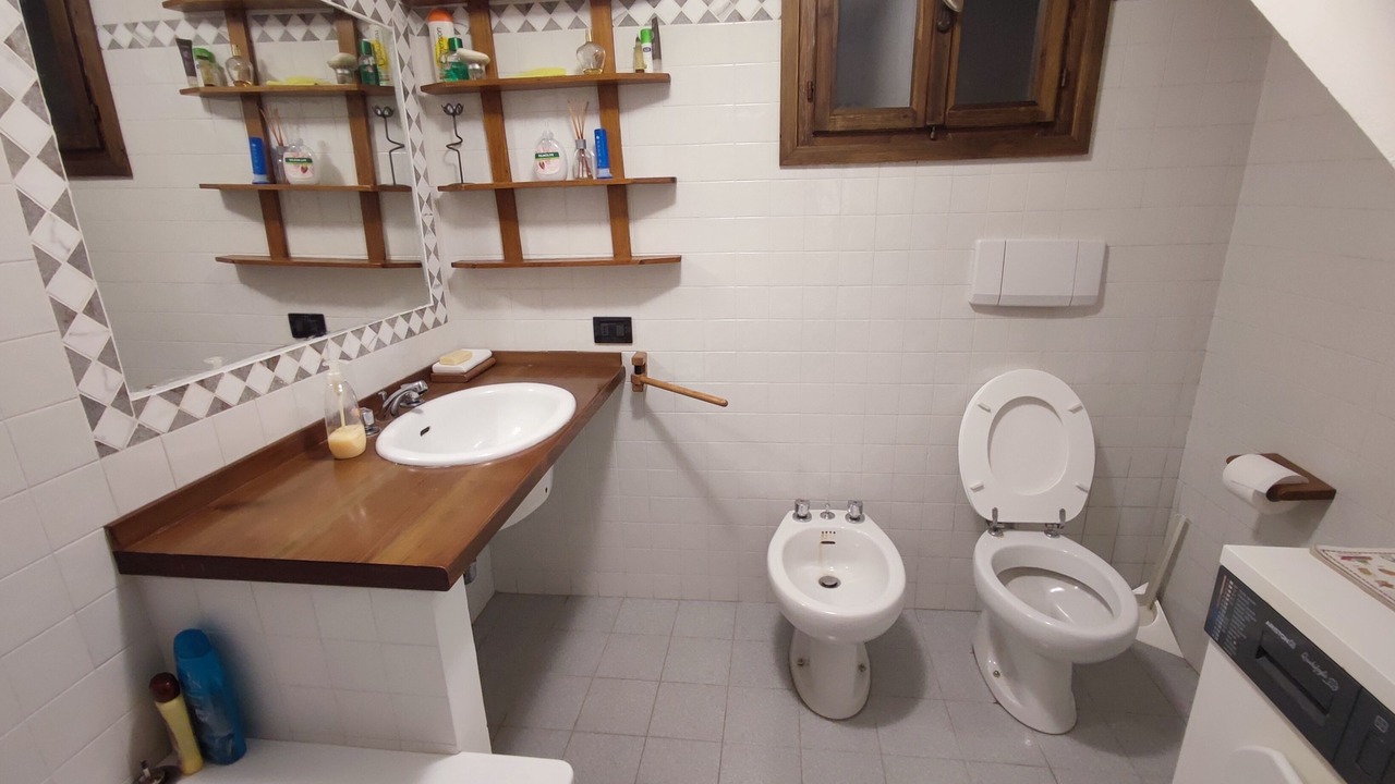 Photo of Bathroom in Negrar