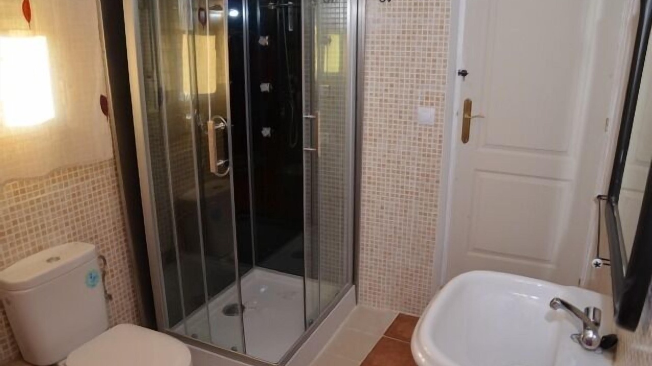 Photo of Bathroom in Alacon