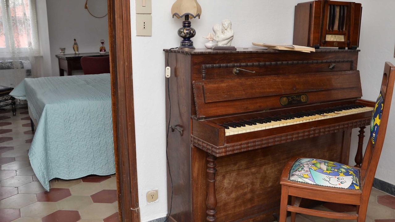 Photo of Bedroom in Caste