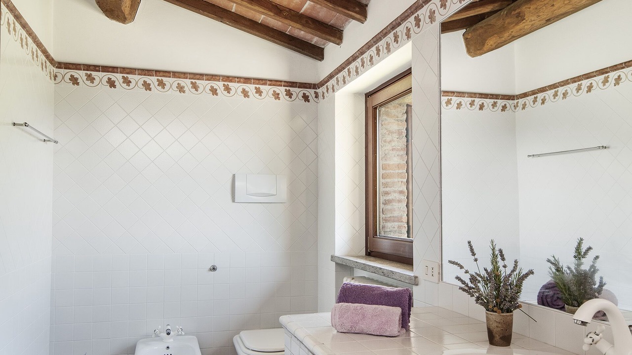 Photo of Bathroom in Todi