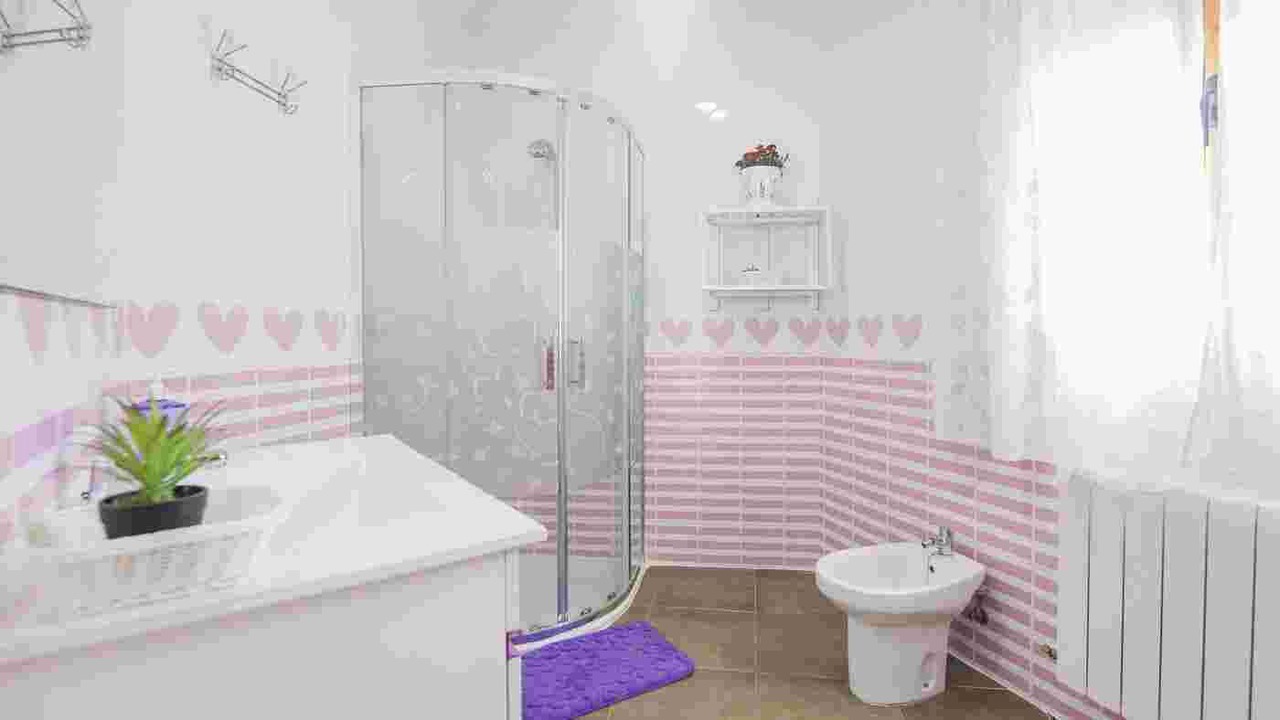 Photo of Bathroom in Cobisa
