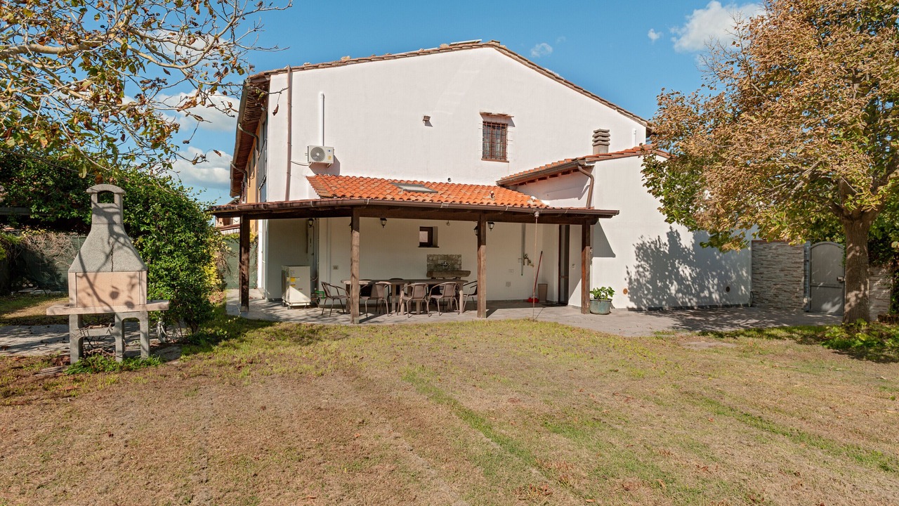 Photo of Outdoor in Cascina
