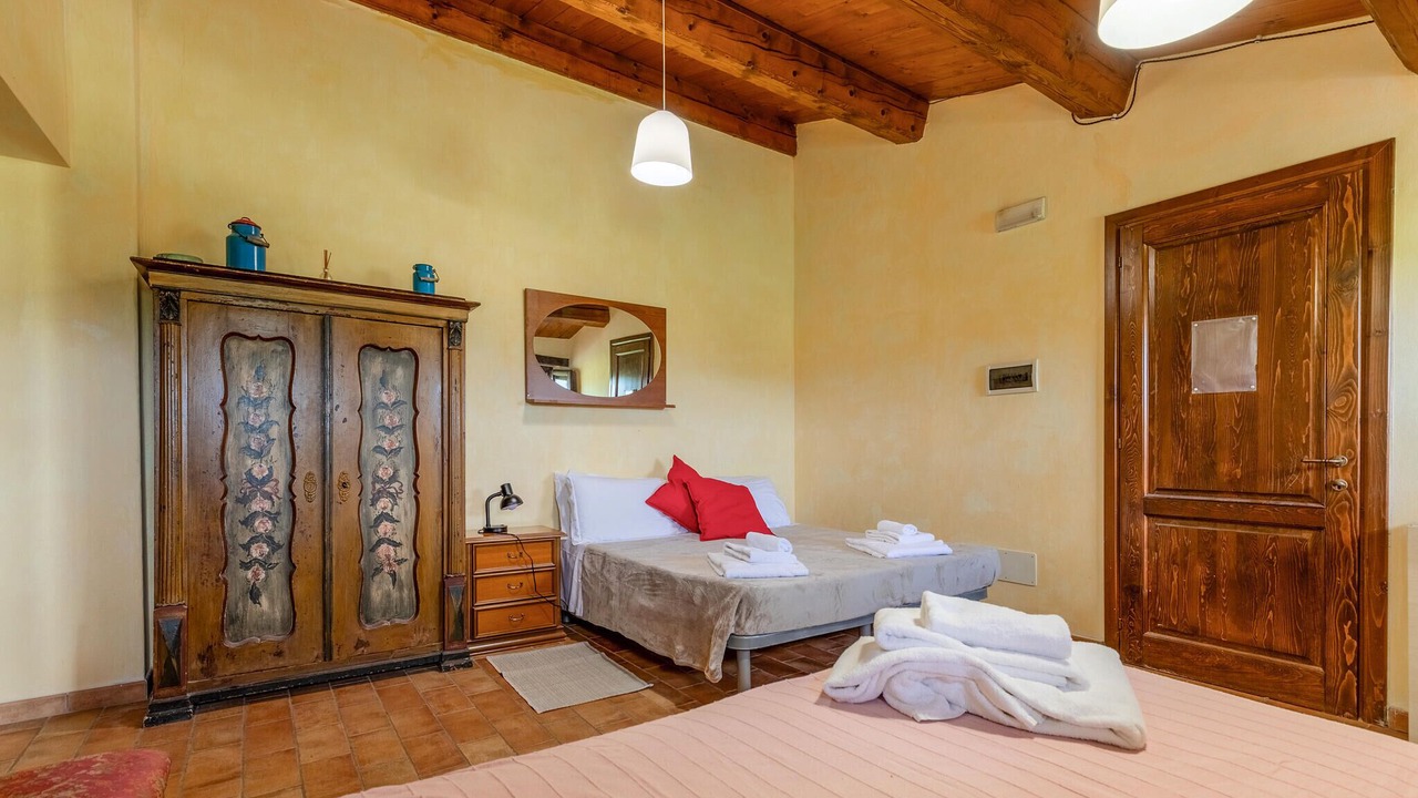 Photo of Others in Montone