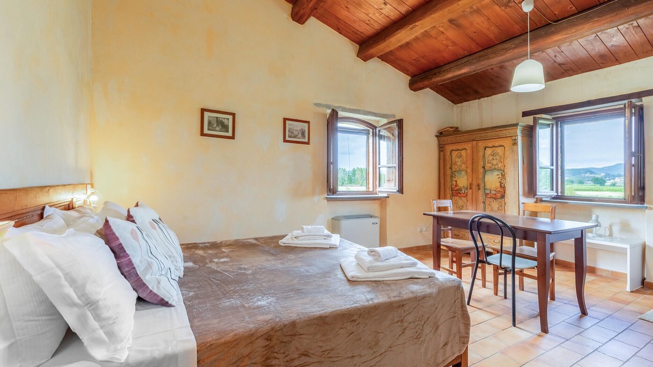 Photo of Others in Montone