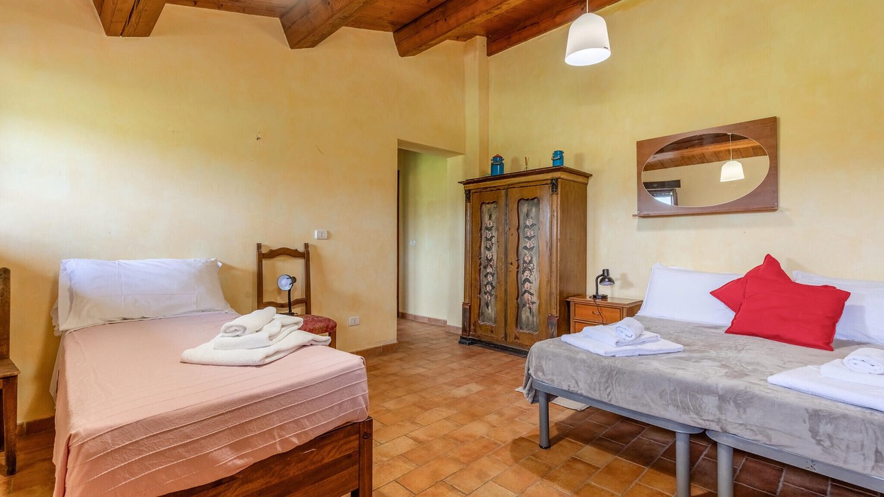 Photo of Others in Montone