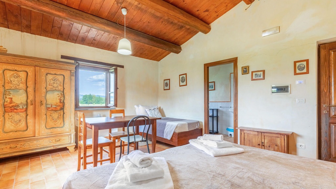 Photo of Others in Montone