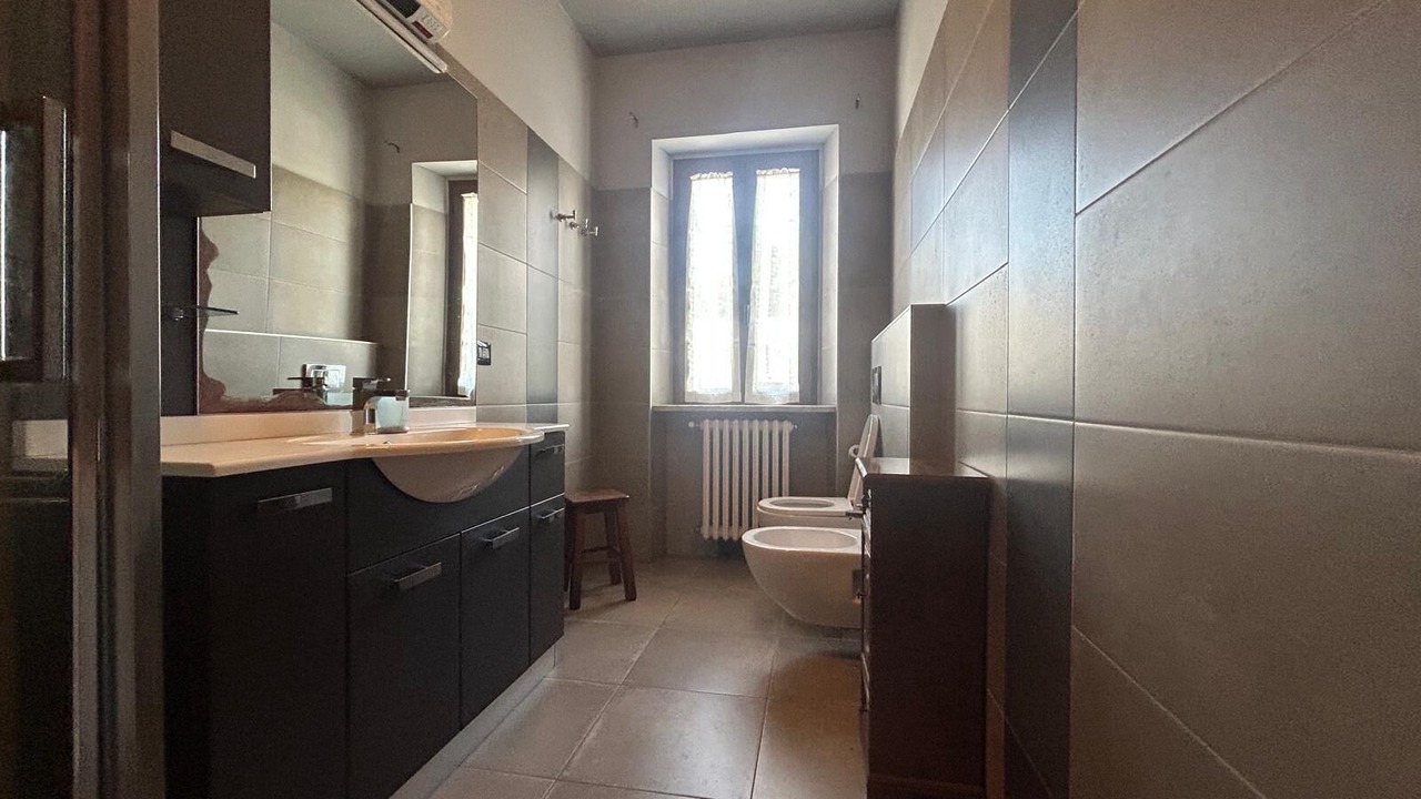 Photo of Bathroom in Mango