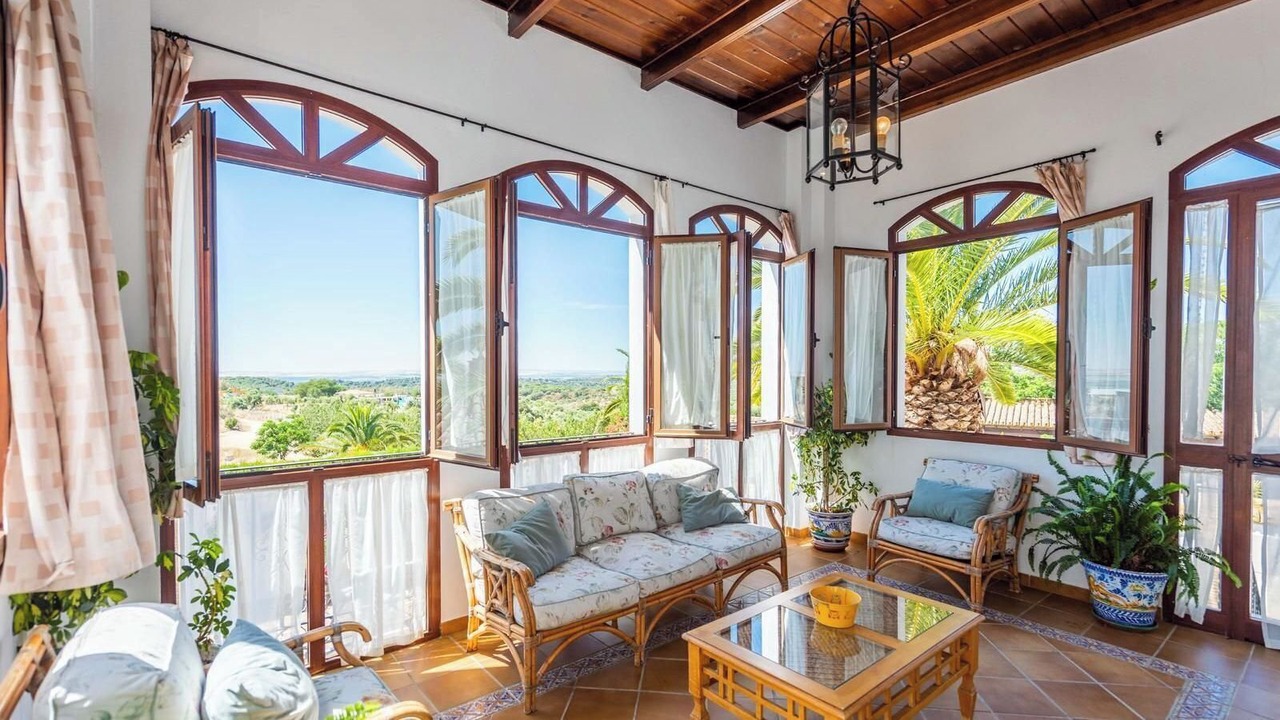 Photo of Livingroom in Lora Del Rio