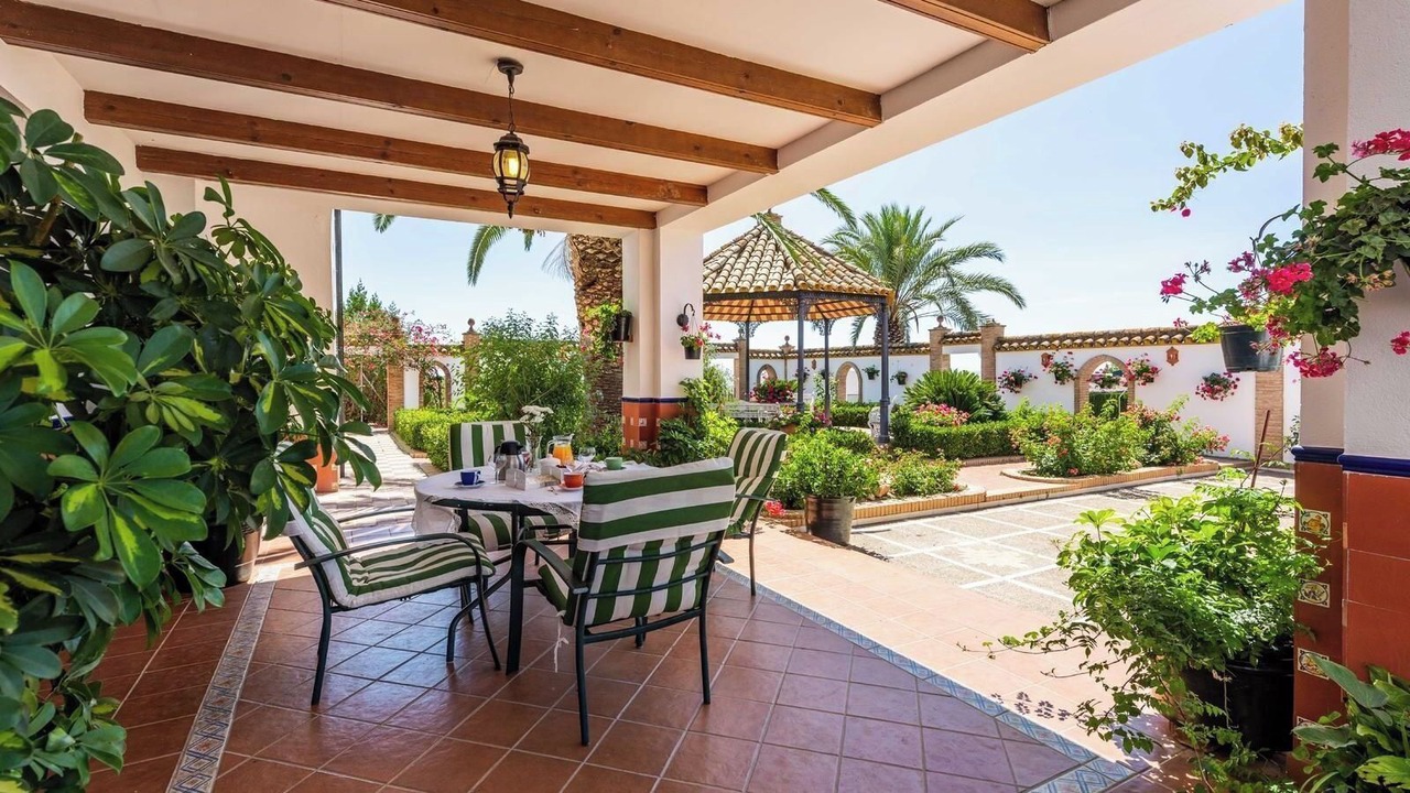 Photo of Outdoor in Lora Del Rio