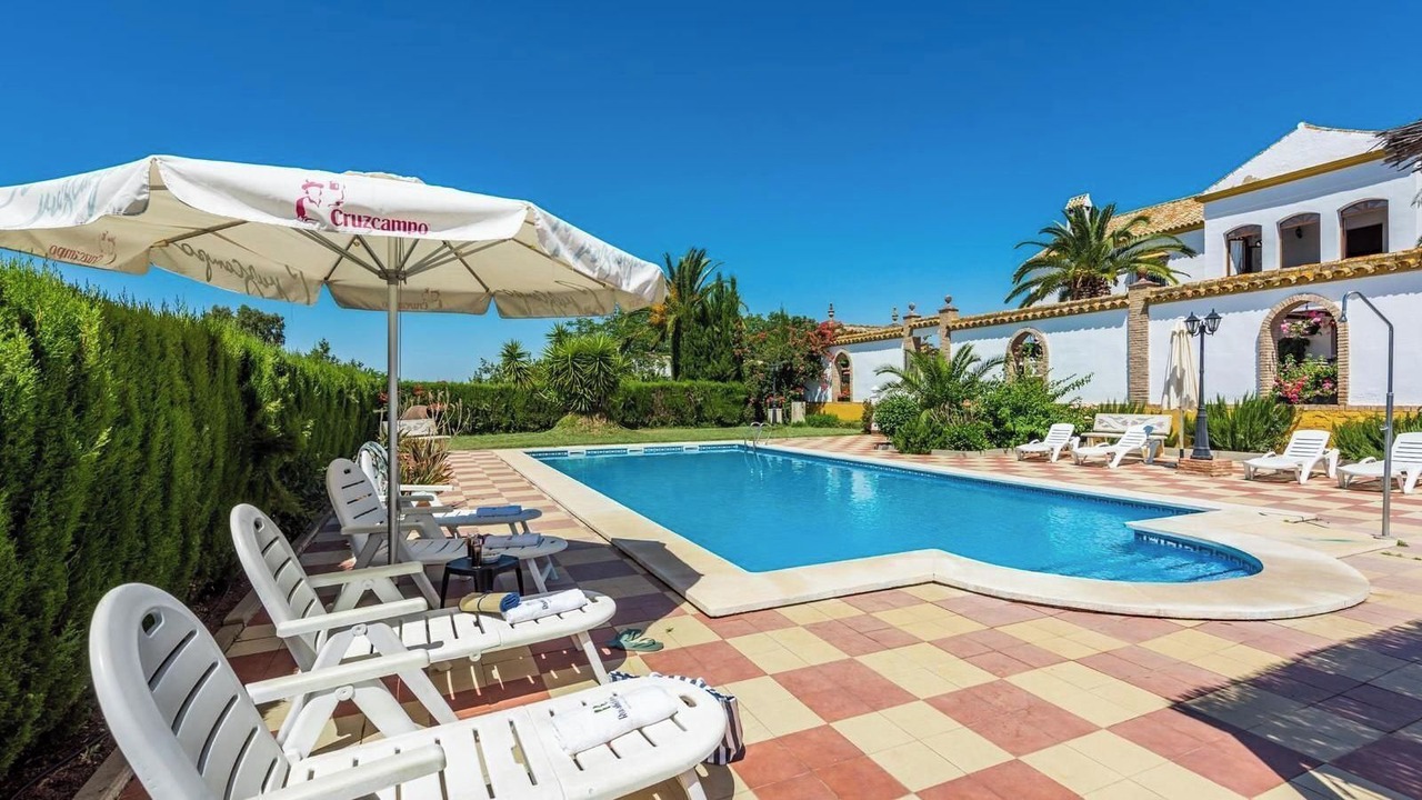 Photo of Outdoor in Lora Del Rio