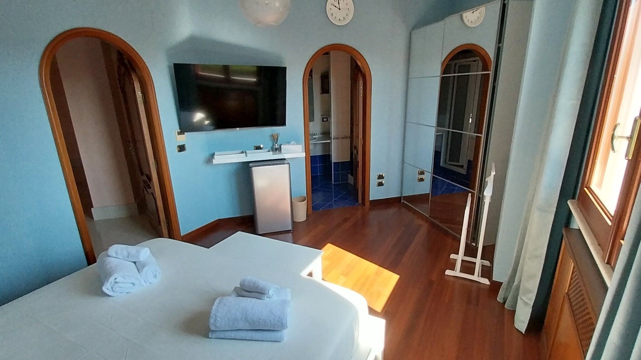 Photo of Bedroom in Tiche