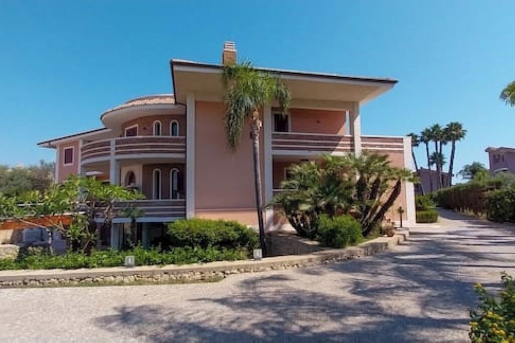 Photo of Outdoor in Tiche